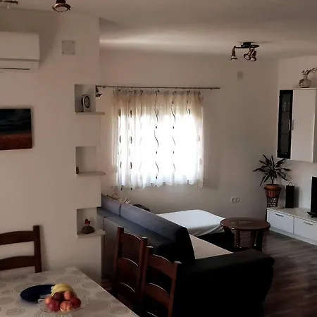 Cozy Spot In Quiet Neighbourhood Задар